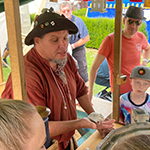 Der Mäusegaukler , das wahrscheinich schönste Mäuseroulette der Welt, eine Maus oder was auch immer zum Marktwochenende auf dem Mittelalterspektakel zu Fürstenfeldbruck im Kloster Fürstenfeld gehört