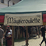 Der Mäusegaukler , das wahrscheinich schönste Mäuseroulette der Welt, eine Maus oder was auch immer zum Marktwochenende auf dem Mittelalterspektakel zu Fürstenfeldbruck im Kloster Fürstenfeld gehört