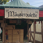 Der Mäusegaukler , das wahrscheinich schönste Mäuseroulette der Welt, eine Maus oder was auch immer zum Marktwochenende auf dem Mittelalterspektakel zu Gundelfingen an der Donau gehört
