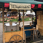 Der Mäusegaukler , das wahrscheinich schönste Mäuseroulette der Welt, eine Maus oder was auch immer zum Marktwochenende auf dem Mittelalterspektakel zu Feuchtwangen gehört. Das war der Saisonabschluss der Sommersaison.
