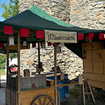 Der Mäusegaukler, das wahrscheinich schönste Mäuseroulette der Welt, eine Maus oder was auch immer zum Marktwochenende auf dem 25. Ritterturnier auf der Burgruine Königstein im Taunus gehört.