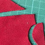 Bilder vom enstehungsprozess der Pappschablone für die Kleinserienfertigung der Münztäschchen.