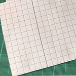 Bilder vom enstehungsprozess der Pappschablone für die Kleinserienfertigung der Münztäschchen.